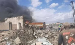 Bomba yüklü kamyon patladı: 13 ölü, 40 yaralı 