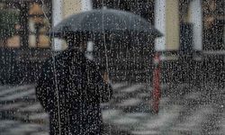 İzmirliler ceketleri şemsiyeleri çıkartın: Yağmurlu hava geliyor!