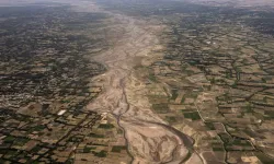 Afganistan'da peş peşe depremler: Can kaybı 2 bini aştı