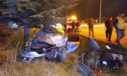 Afyon'da otomobil devrildi: 2'si çocuk 5 kişi yaralı