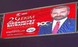 AKP’li Başkan’dan Atatürksüz 100’üncü yıl afişi