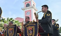 İzmir'de askeri bando konserine büyük ilgi