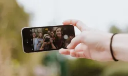 Bu önerilerle kötü çıkmak neredeyse imkansız: İşte fotoğraflarda güzel görünmek için 8 ipucu!