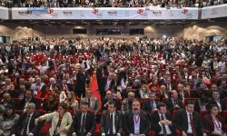 CHP İstanbul İl Kongresi'nde arbede çıktı