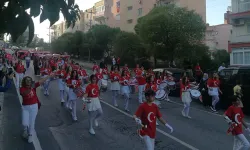 Çiğli'de Cumhuriyet coşkusu sokağa taştı