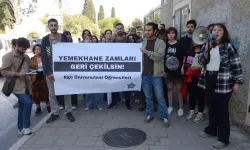 Rektörlüğe imza verdiler: Müşteri değil öğrenciyiz