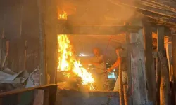 Hem yangın çıkardı hem söndürme çalışmalarına katıldı!