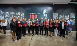 Cumhuriyet’in 100’ü İzmir fotoğraf sergisi açıldı