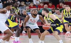 Pınar Karşıyaka, Fenerbahçe'yi devirdi