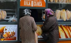 Afyonkarahisar'da açılan halk ekmek büfeleri her gün vatandaşa ucuz ekmek satıyor
