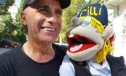 Kuklası Çilli ile 41 yıldır şehir şehir geziyor