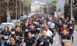Karşıyaka tek yürek oldu, Ata’dan Ana’ya koştu