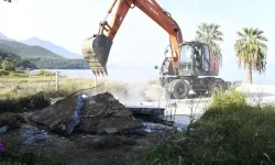 Kuşadası'nda kaçağa taviz yok: Atılan temel yıkıldı