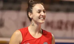 Milli voleybolcu, kızıyla birlikte kaza geçirdi