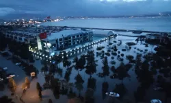 Tsunami etkisi yarattı: İzmir'de deniz 1 metre yükseldi