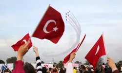 Nefes kesen gösteri | Türk Yıldızları Manisa'yı büyüledi