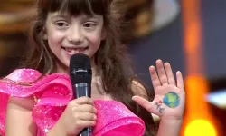 Altın Kelebek'te ödül alan 7 yaşındaki Ada Erma'nın konuşması büyük alkış aldı