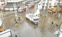 İzmir Büyükşehir duyurdu: Deniz taşkınlarına istinat duvarlı önlem