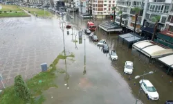 Tek tek sıraladılar: İzmir'de deniz taşmasına karşı neler yapılmalı?