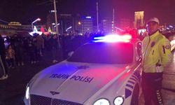 Lüks polis aracı Taksim’de yeni yıl mesaisine çıktı