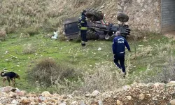 Manisa'da traktör devrildi: 3 çocuk annesi hayatını kaybetti