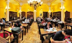 İzmir'in 112 yıllık kütüphanesi: Tarihe ışık tutuyor