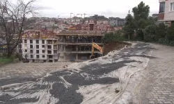 İnşaat siteyi tehlikeye attı: İstinat duvarı çöktü, apartman tahliye edildi