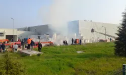 Manisa'da fabrika yangını: Ekiplerin müdahalesi sürüyor