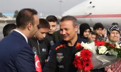 İlk Türk astronot Gezeravcı yurda döndü