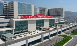 Sorunlar bitmiyor: İzmir Bayraklı Şehir Hastanesi'nde doktorlar temizlik yapıyor