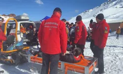 Snowboard keyfi çileye döndü: Mahsur kalan doktoru ekipler kurtardı