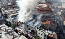 İzmir İtfaiyesi Kemeraltı’ndaki yangına 6 dakikada müdahale etti