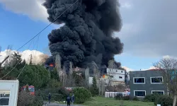 Gebze'de korkutan fabrika yangını, uzun süren müdahaleler sonucu söndürüldü