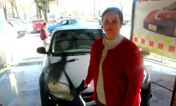 Kuafördü, oto kuaför oldu: Muğla'da araç temizliğine kadın eli