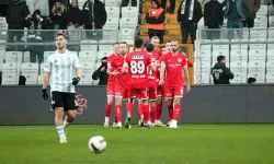 Beşiktaş'ta kötü gidiş sürüyor: Karakartal sahasında 2-1 yenildi
