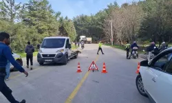 Bodrum’da feci kaza: Virajı alamayarak tıra çarpan motosiklet sürücüsü ölü