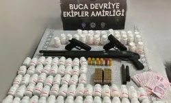 İzmir'de uyuşturucu operasyonu: Binlerce hap ele geçirildi