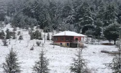 Demirci'de kar etkili oluyor: Kartpostallık görüntüler gülümsetti