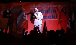 Efes Selçuk'ta coşkulu açılış | Sengel: AKP'ye yanaşırsam bana hain deyin!