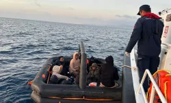 İzmir'de düzensiz göçmen operasyonu: 50 kişi kurtarıldı