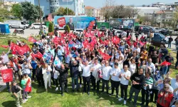 CHP Güzelbahçe adayı Günay'dan bin araçlık konvoyla gövde gösterisi