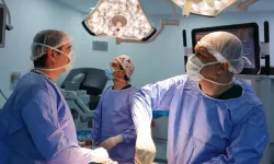 Robotik cerrahi teknolojisi Gürcü hastaya umut oldu