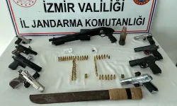 İzmir'de ruhsatsız silah operasyonu: 3 şüpheli gözaltına alındı