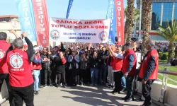 İzmir'de yüzlerce işçi eyleme çıktı: Sesimizi duymazsanız hayat durur