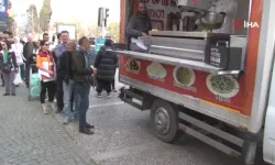 Müslüm Gürses için İzmir'de lokma dağıttılar