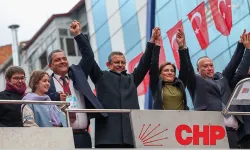 Özgür Özel İzmir'e geliyor: CHP Menderes Adayı Çiçek'ten Türk bayraklı davet