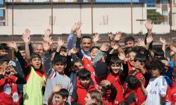 Sahaya çocuklarla çıktı | CHP Çiğli adayı Yıldız: Her zaman yanınızda olacağım