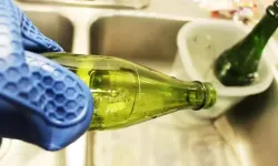Bu yöntemle pırıl pırıl olacak: Yağ şişesi nasıl temizlenir?
