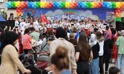 Efes Selçuk’ta renkli kutlamalar: Çocuklar bayramın tadını doyasıya çıkardı