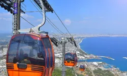 Antalya’da feci kaza: İçinde yolcu olan teleferik kabini metrelerce yüksekten yere çakıldı